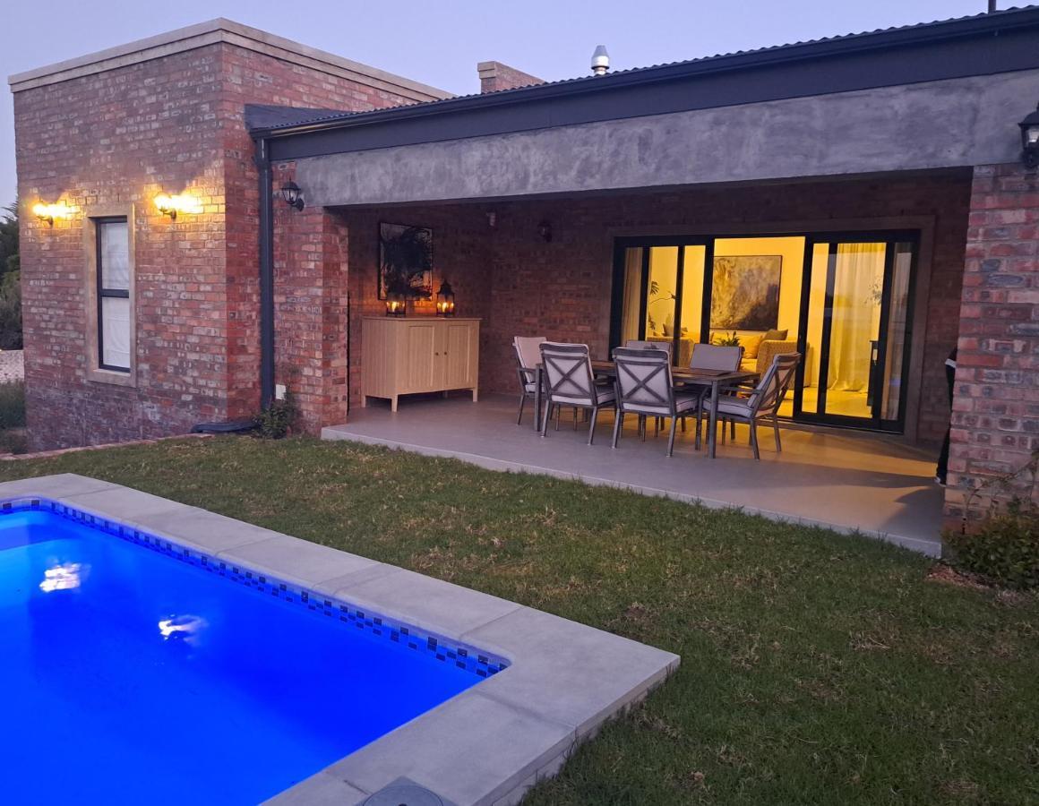 Villa Karenina's Self-catering Riebeek-Kasteel